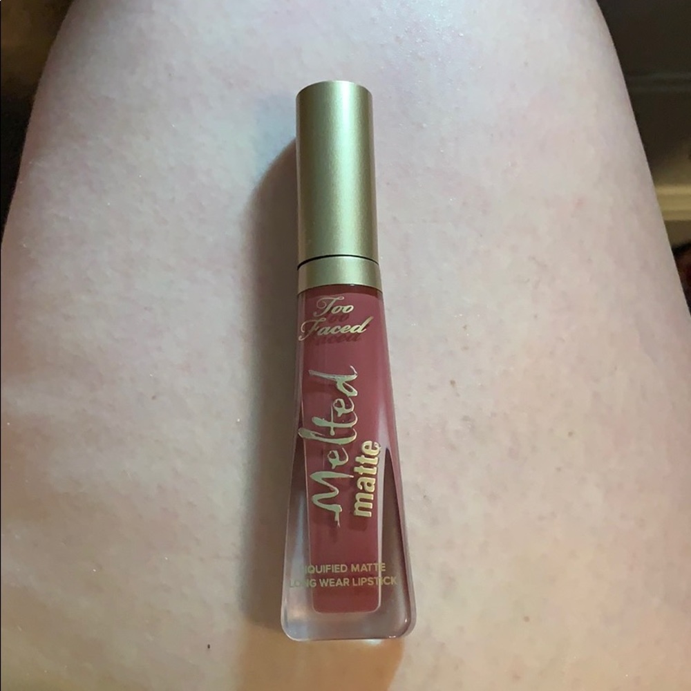 Too Faced Melted Matte Lisptick